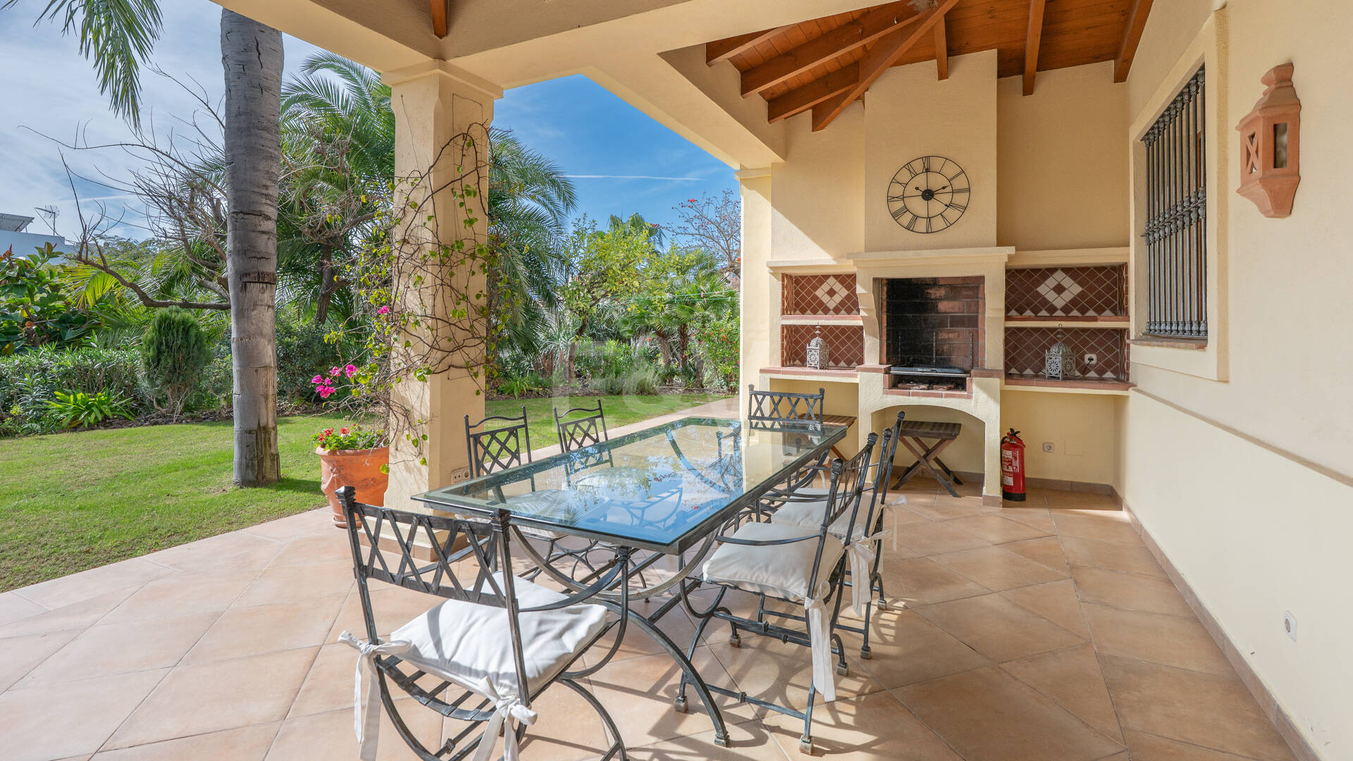 Villa à vendre en Los Arqueros, Benahavis