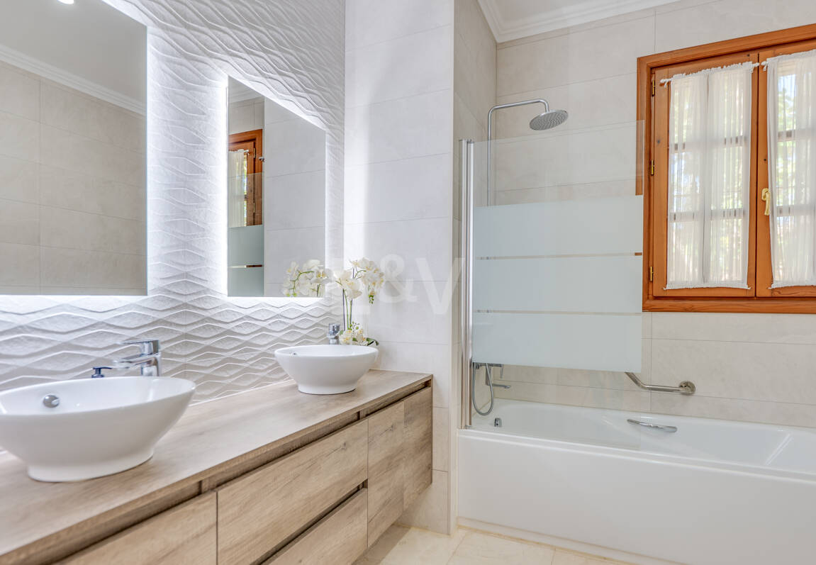 Villa à vendre en Los Arqueros, Benahavis