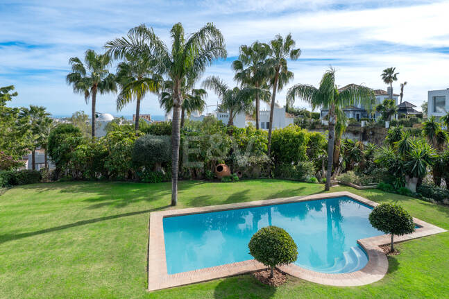 Villa à vendre en Los Arqueros, Benahavis