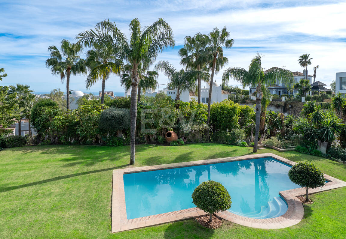 Villa à vendre en Los Arqueros, Benahavis
