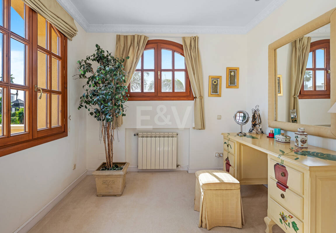 Villa à vendre en Los Arqueros, Benahavis