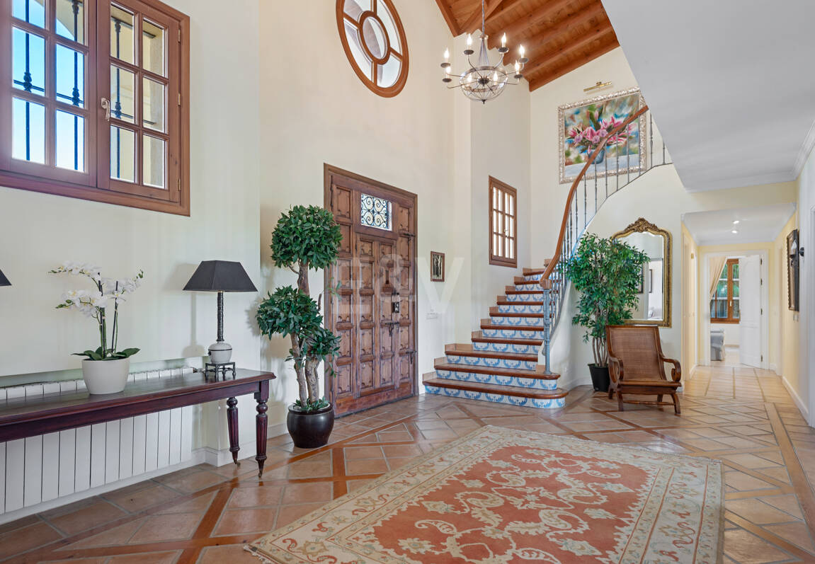 Villa à vendre en Los Arqueros, Benahavis