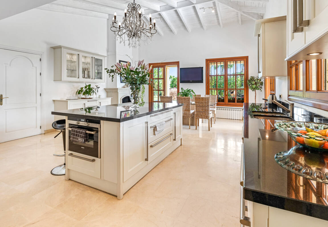 Villa à vendre en Los Arqueros, Benahavis