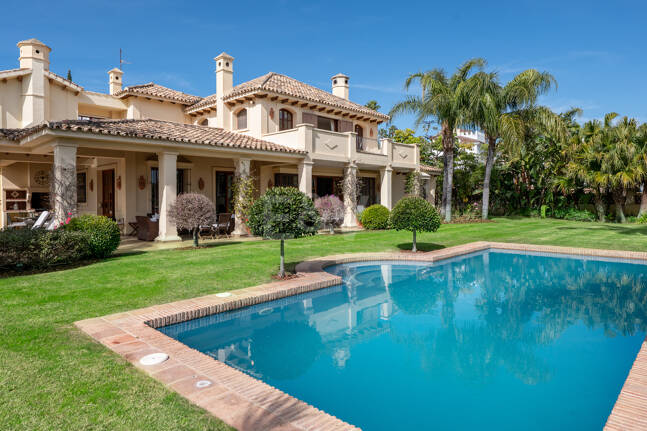 Villa à vendre en Los Arqueros, Benahavis