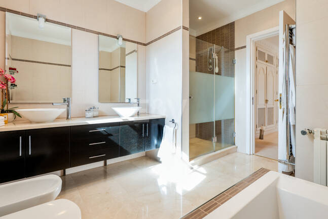 Villa à vendre en Los Arqueros, Benahavis