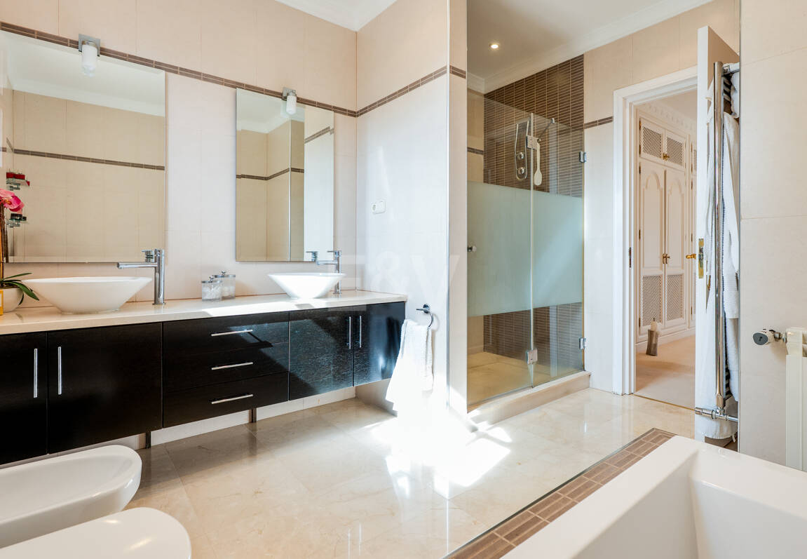 Villa à vendre en Los Arqueros, Benahavis