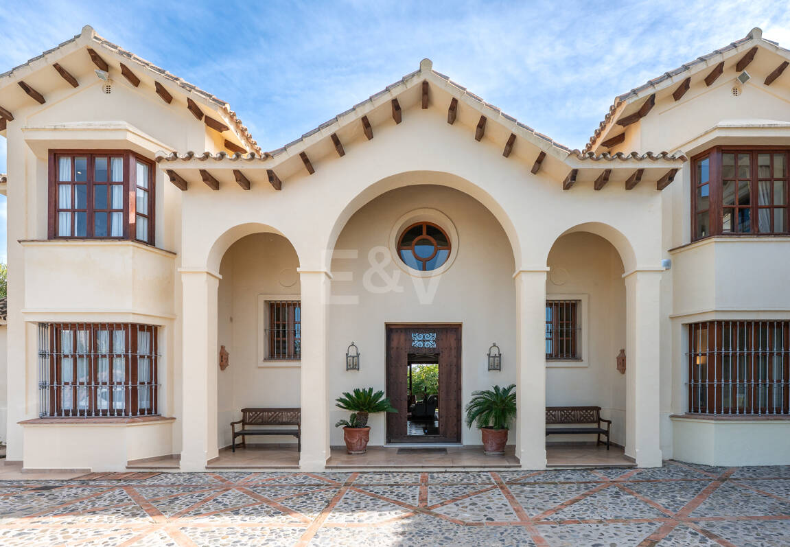 Villa à vendre en Los Arqueros, Benahavis