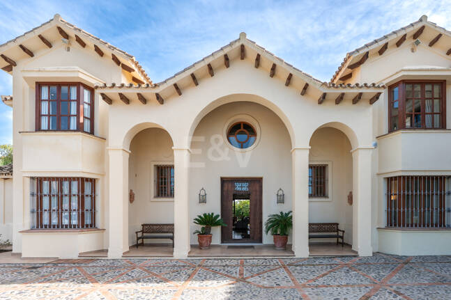 Villa à vendre en Los Arqueros, Benahavis