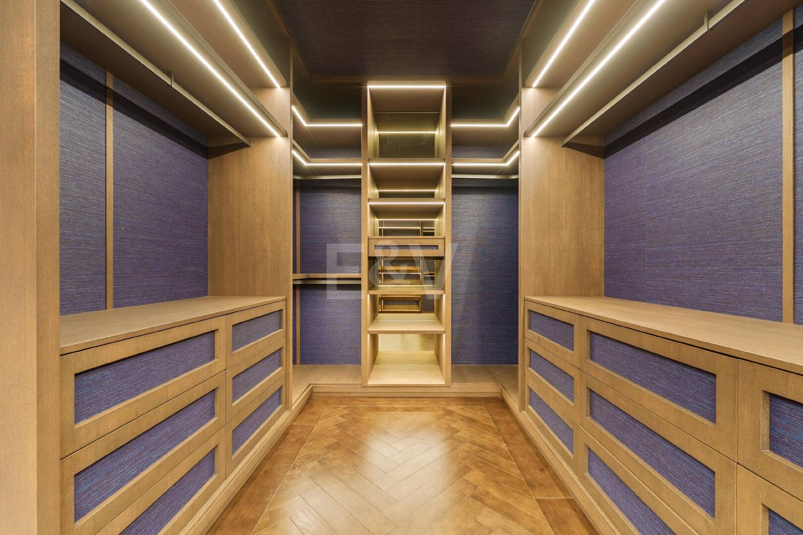 Luxury Five-Bedroom Hillside Villa with Panoramic Views