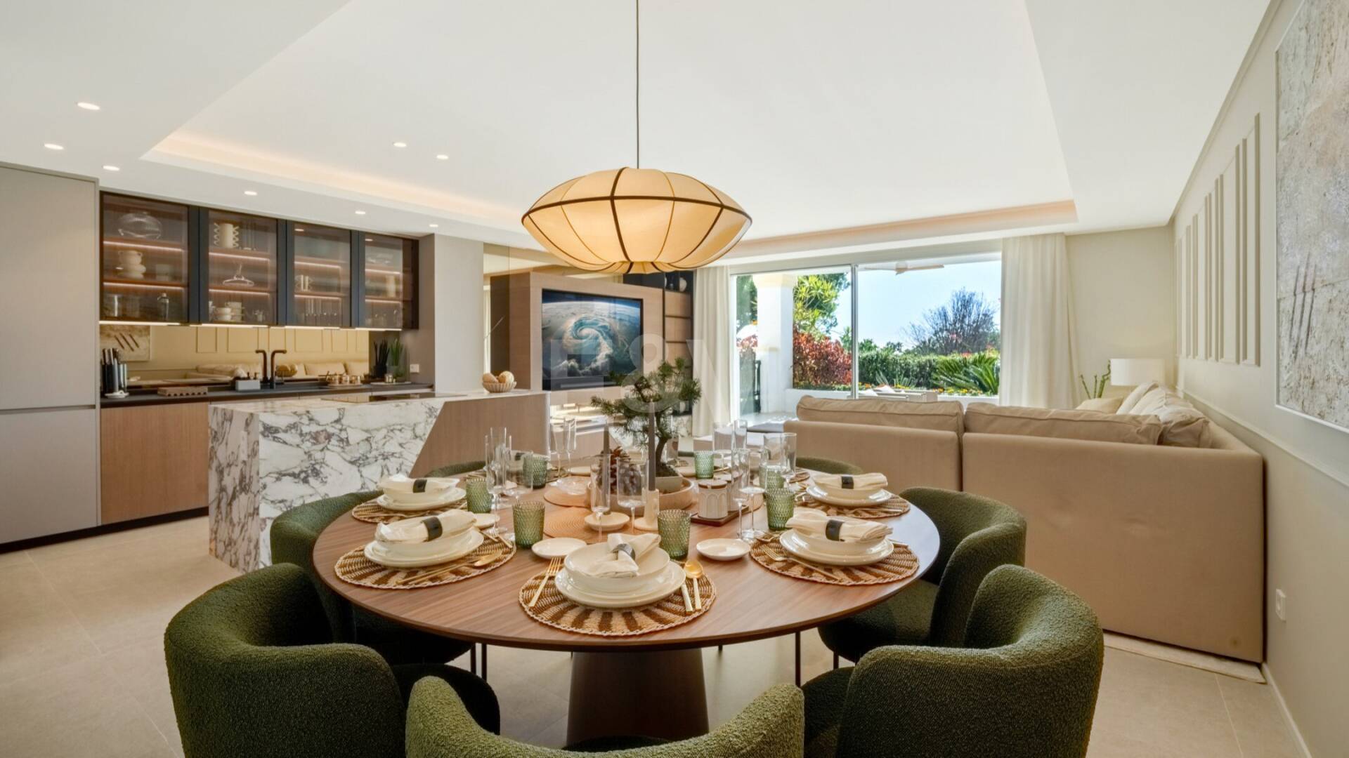 Luxuriöse Gartenwohnung an der Goldenen Meile mit Resort‑Einrichtungen