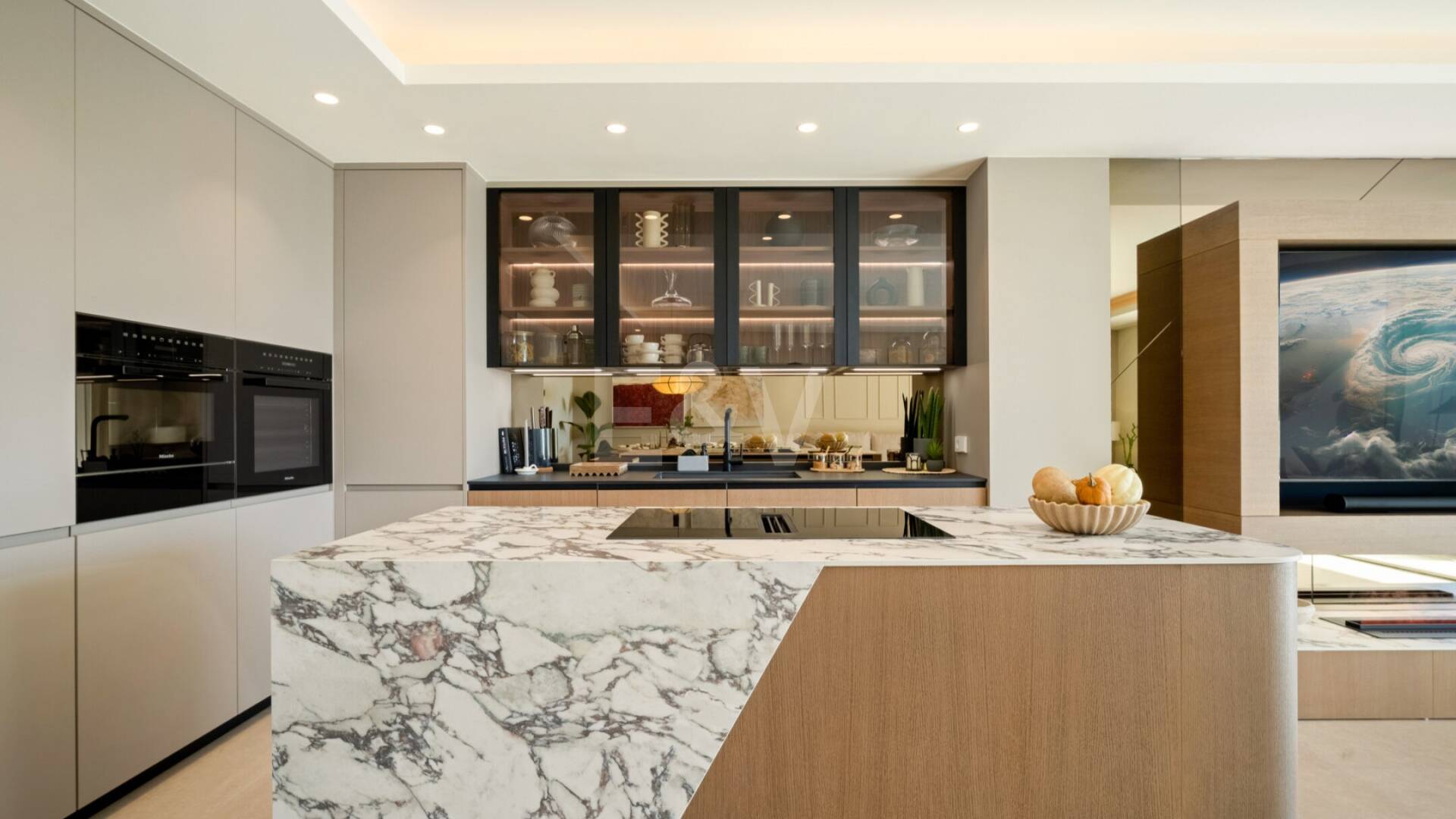 Luxuriöse Gartenwohnung an der Goldenen Meile mit Resort‑Einrichtungen