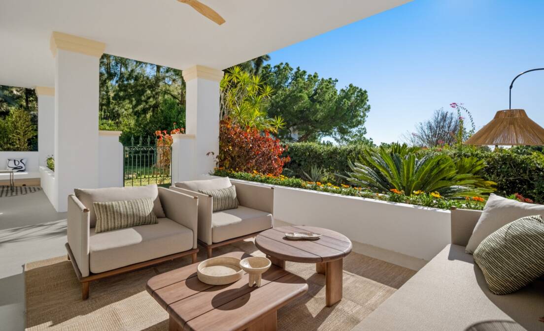 Luxurious Garden Apartment on the Golden Mile with Resort-like Amenities