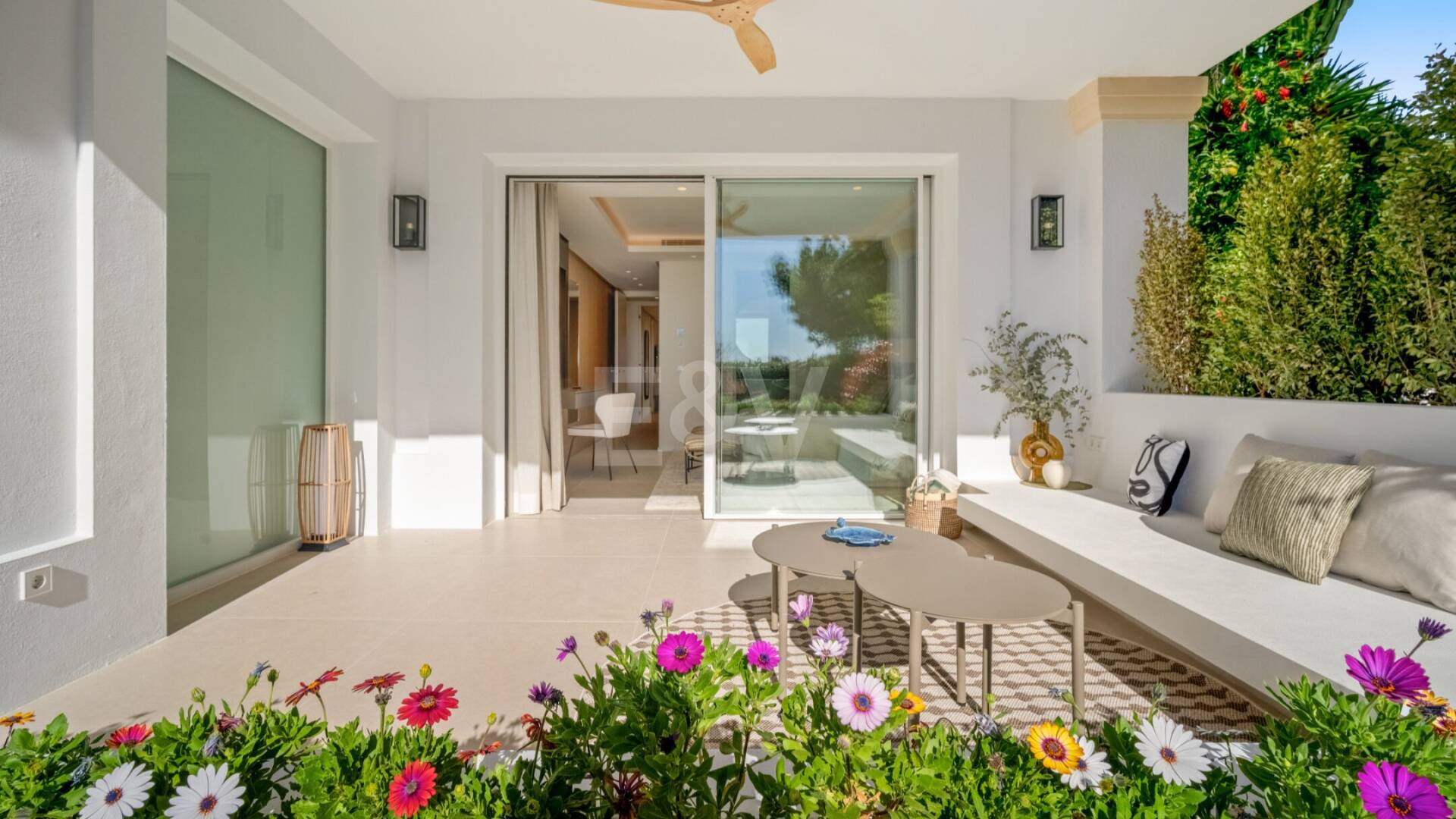 Luxuriöse Gartenwohnung an der Goldenen Meile mit Resort‑Einrichtungen