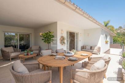 Beachside Villa with Private Pool Just Steps from the Beach