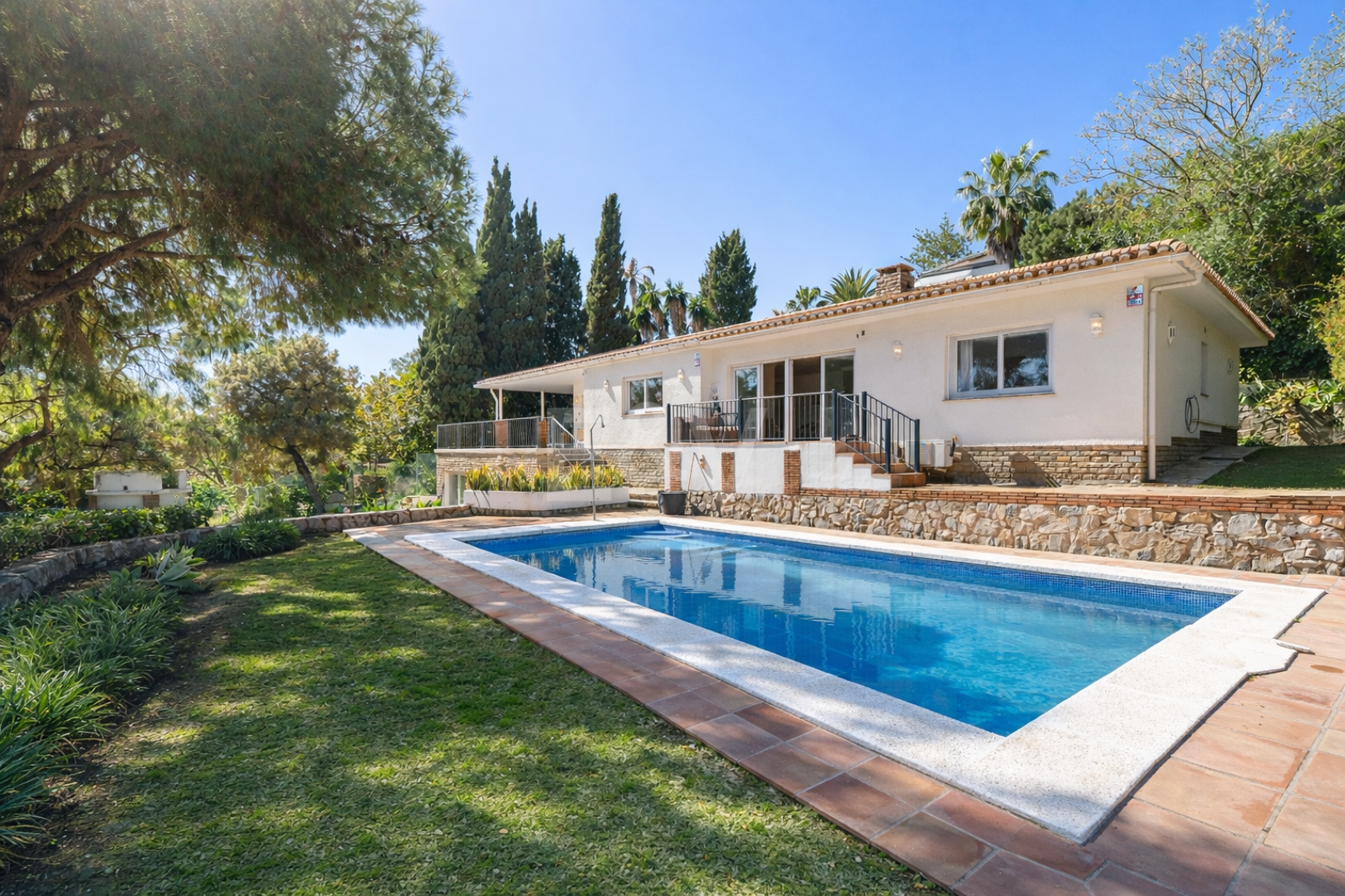 Beachside Villa with Private Pool Just Steps from the Beach