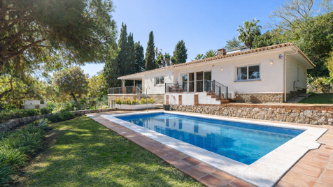 Villa junto a la playa con piscina privada a pocos pasos de la playa