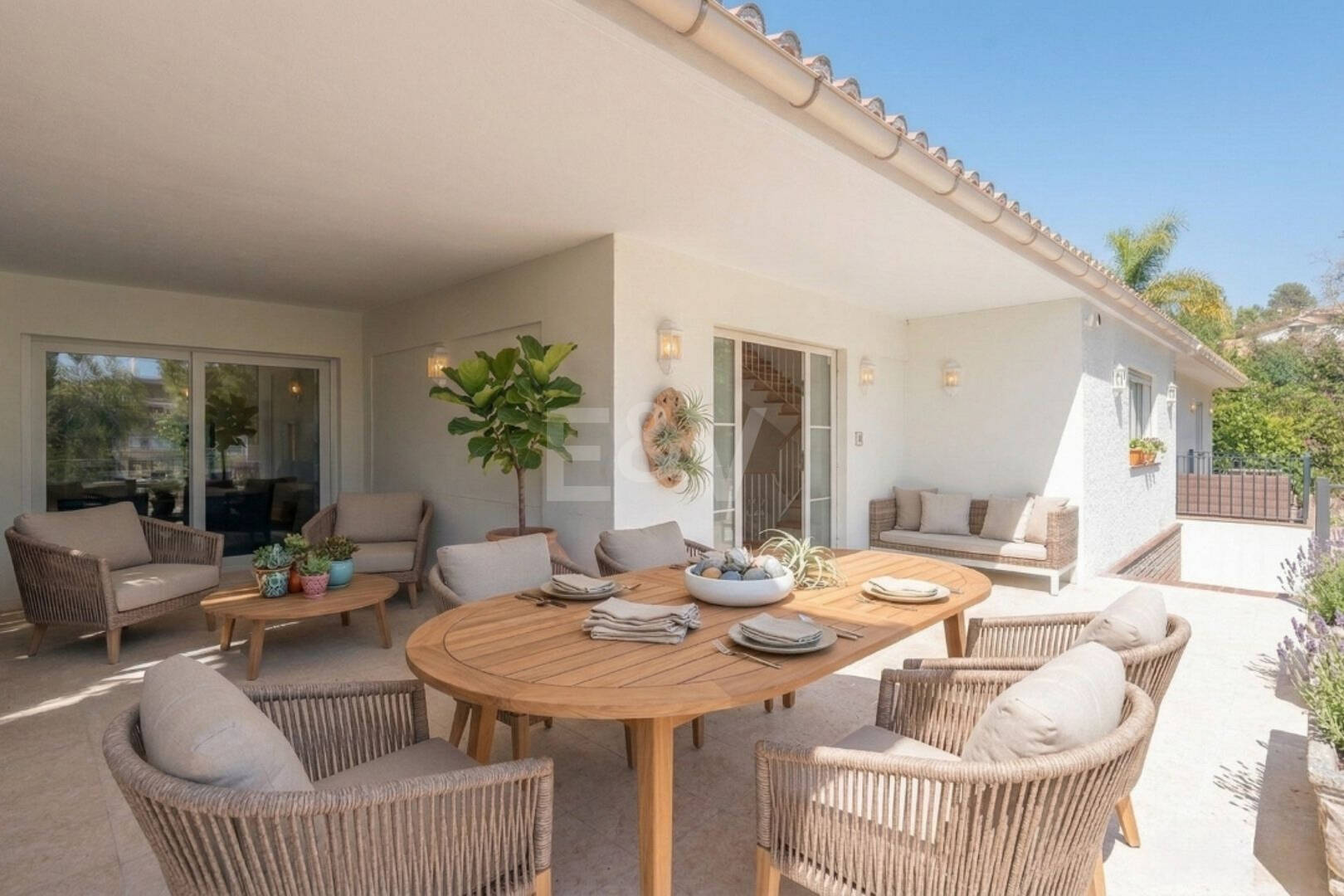 Beachside Villa med privat pool bara steg från stranden