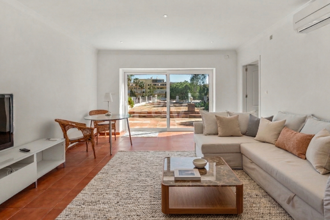 Beachside Villa med privat pool bara steg från stranden