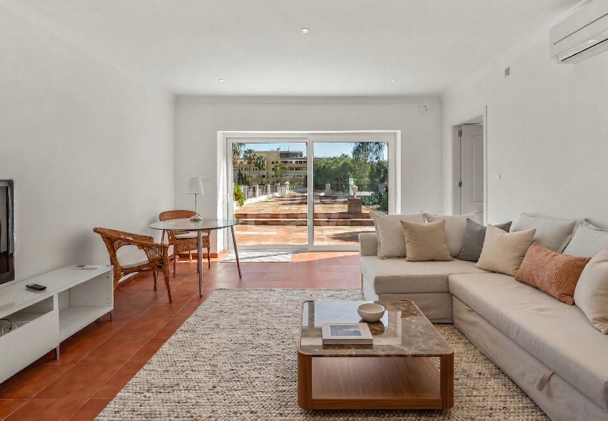 Beachside Villa med privat pool bara steg från stranden