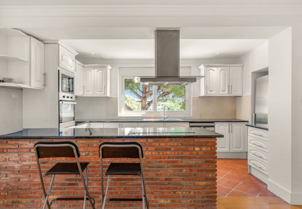 Beachside Villa with Private Pool Just Steps from the Beach