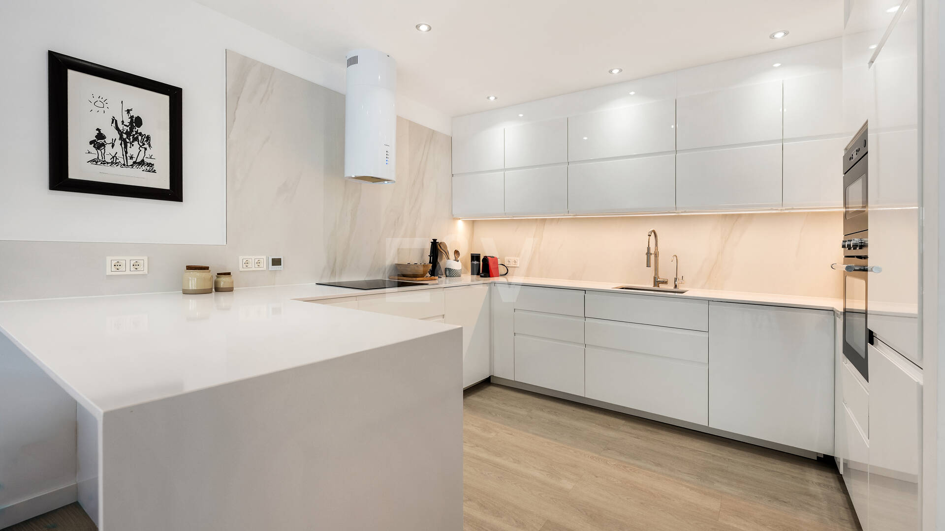 Modern Beachfront Villa with Sea Views and Advanced Smart-Home Technology