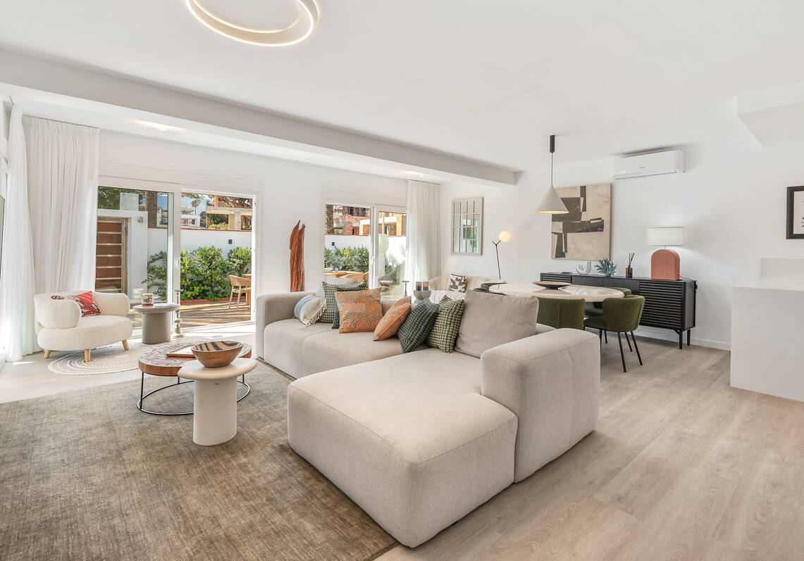 Moderne Strandvilla mit Meerblick und fortschrittlicher Smart-Home-Technologie