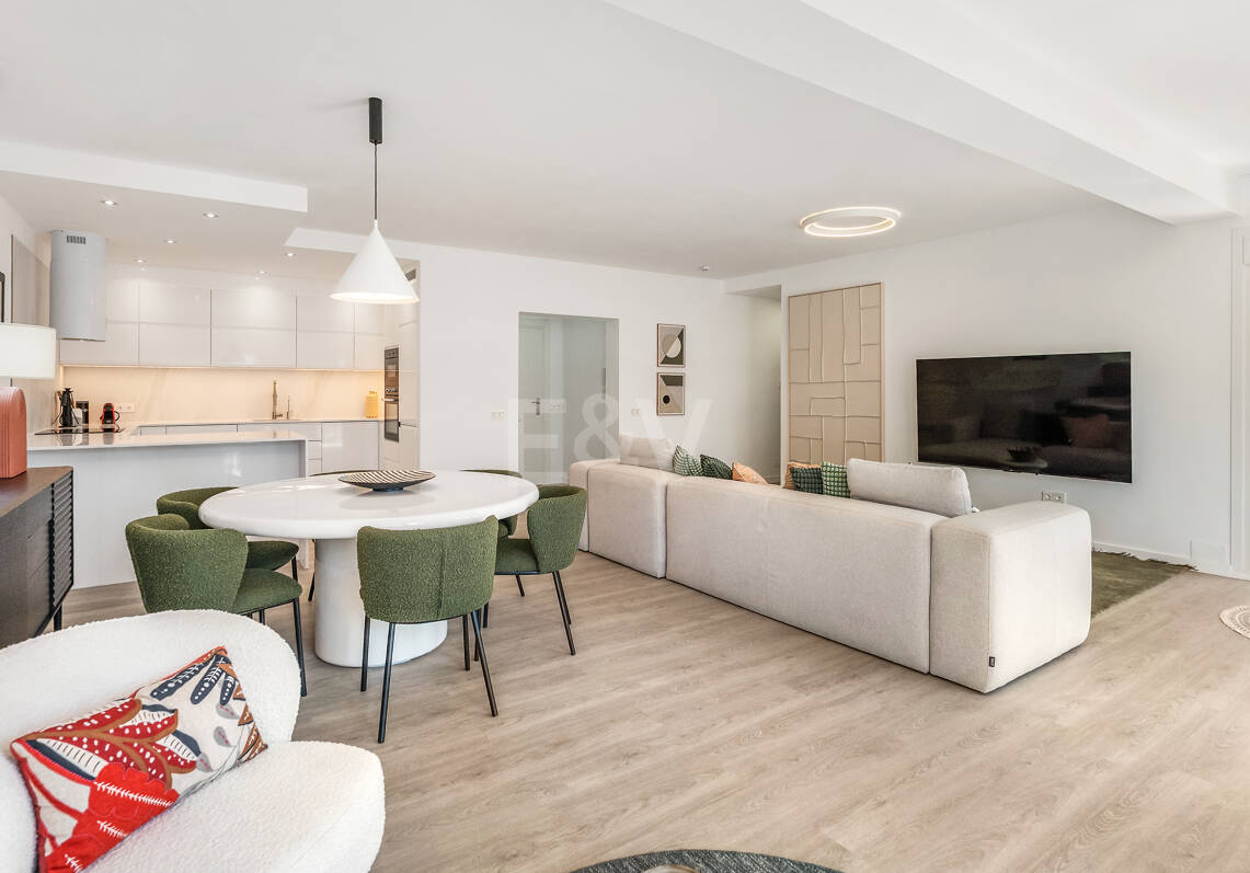 Moderne Strandvilla mit Meerblick und fortschrittlicher Smart-Home-Technologie