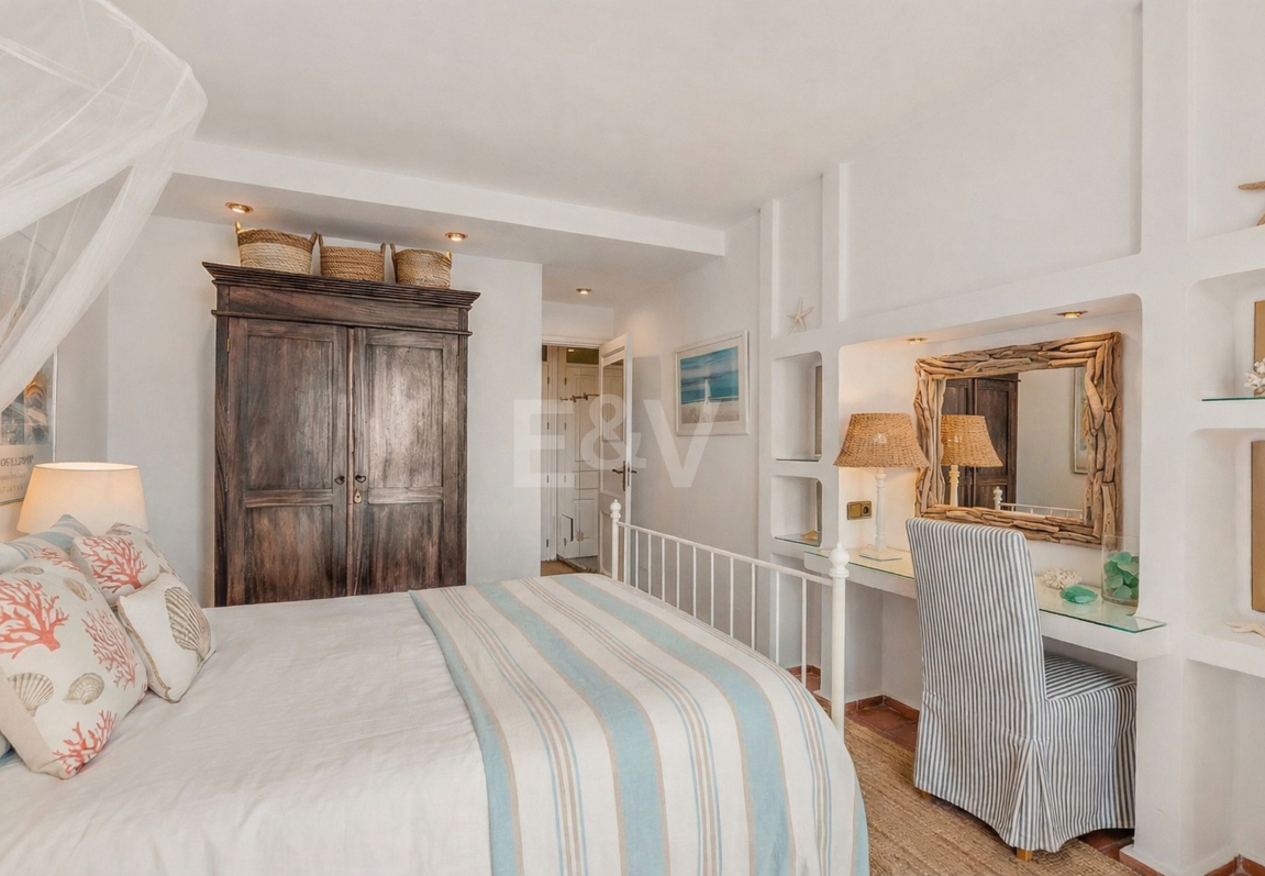 Andalusische Villa mit Meerblick, privatem Garten und Pool