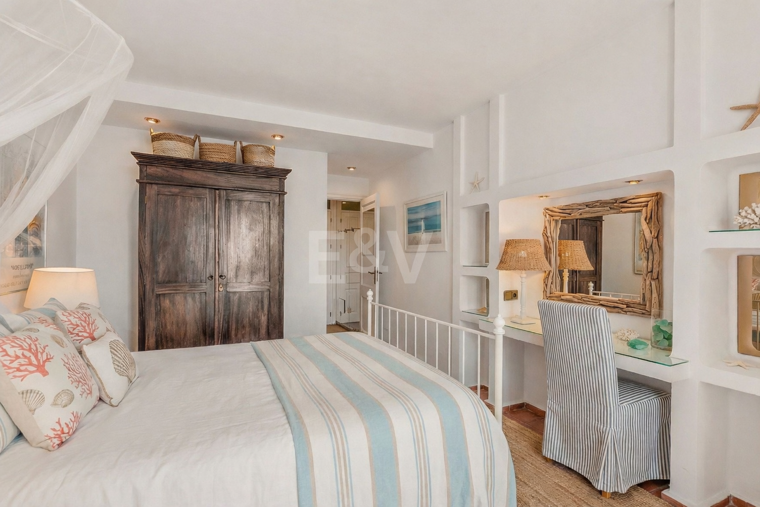 Andalusische Villa mit Meerblick, privatem Garten und Pool