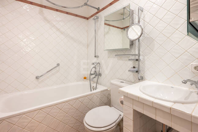 Andalusische Villa mit Meerblick, privatem Garten und Pool