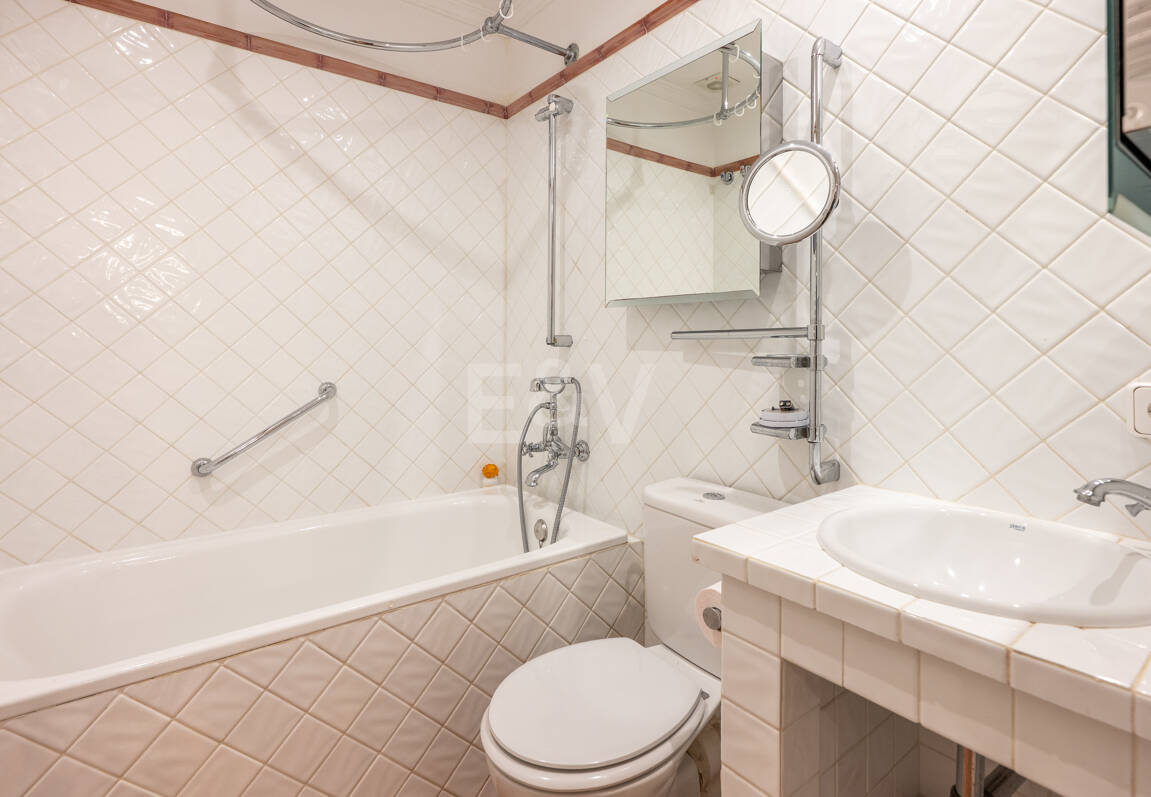 Andalusische Villa mit Meerblick, privatem Garten und Pool