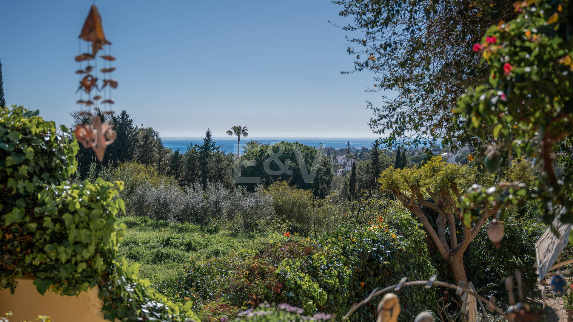 Andalusische Villa mit Meerblick, privatem Garten und Pool