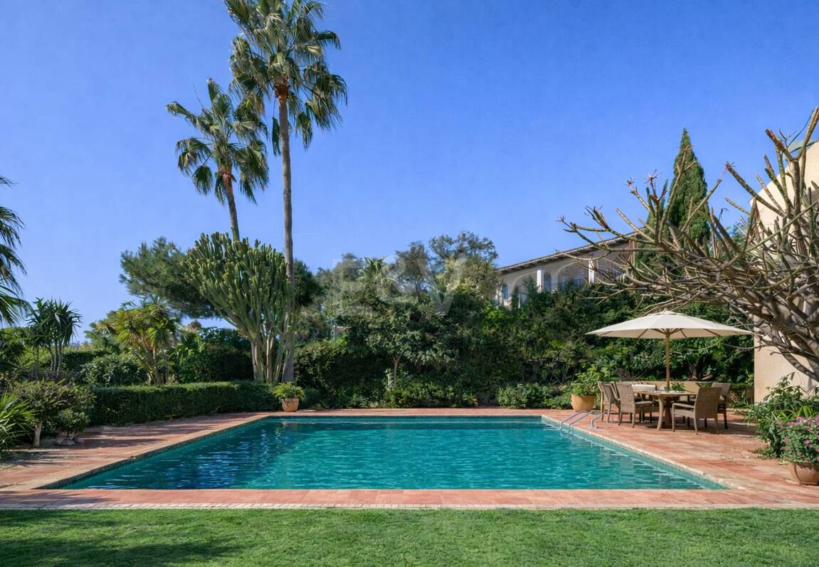 Andalusiska havsutsikt Villa med privat trädgård och pool