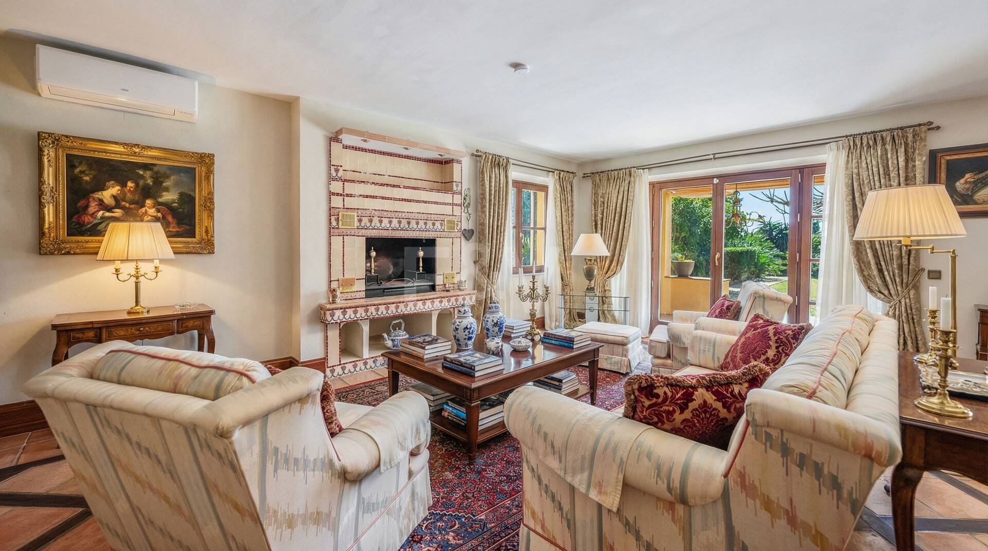 Andalusische Villa mit Meerblick, privatem Garten und Pool