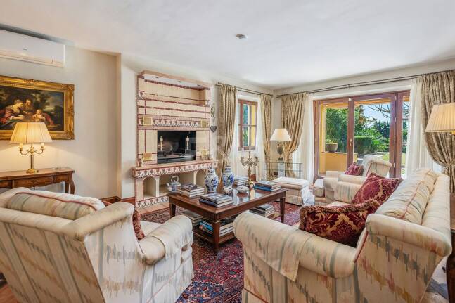 Andalusische Villa mit Meerblick, privatem Garten und Pool