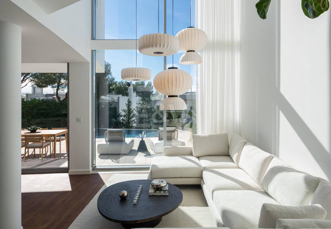 Refined Contemporary Living with Sea Views in Meisho Hills, Sierra Blanca