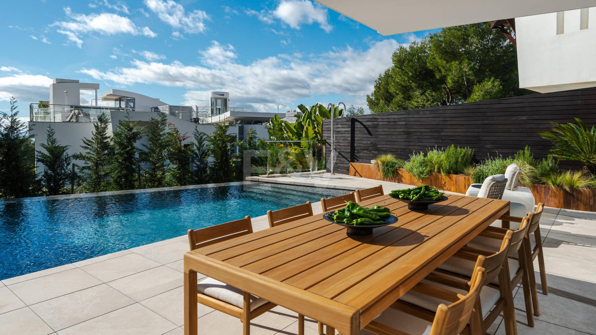 Elegante vivienda contemporánea con vistas al mar en Meisho Hills, Sierra Blanca