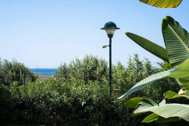 Seafront Apartment with Garden in Palm Beach, Los Monteros