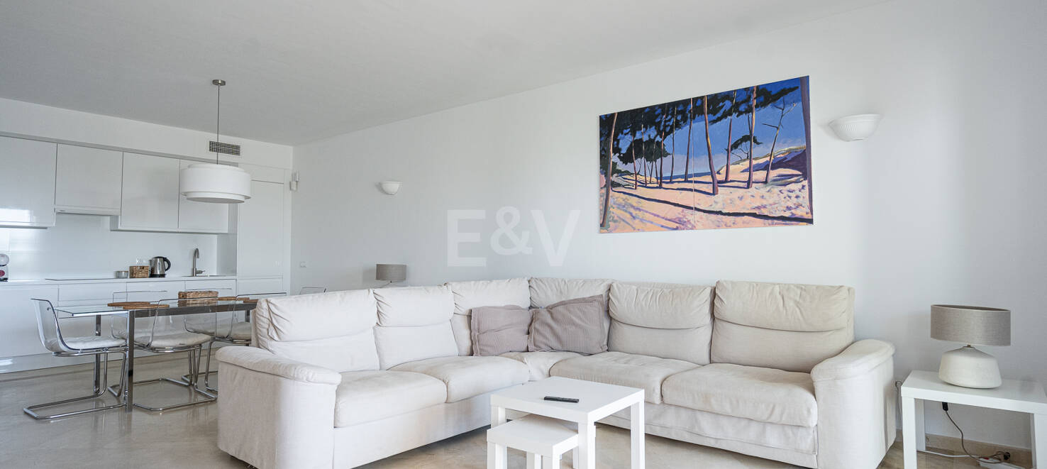 Seafront Apartment with Garden in Palm Beach, Los Monteros