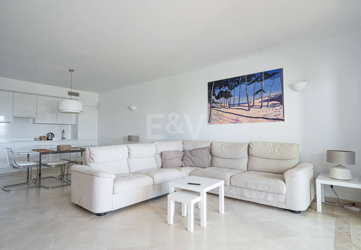 Seafront Apartment with Garden in Palm Beach, Los Monteros