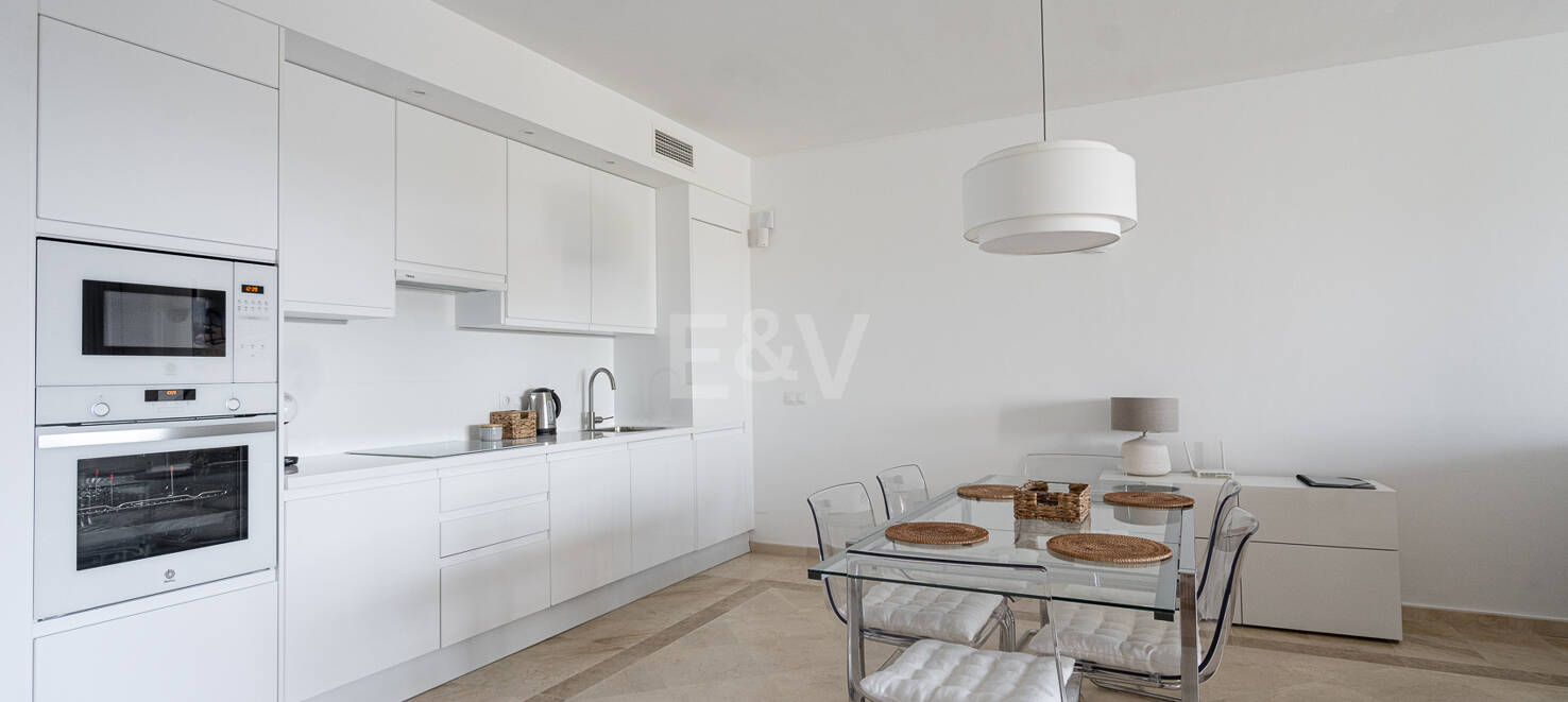 Seafront Apartment with Garden in Palm Beach, Los Monteros