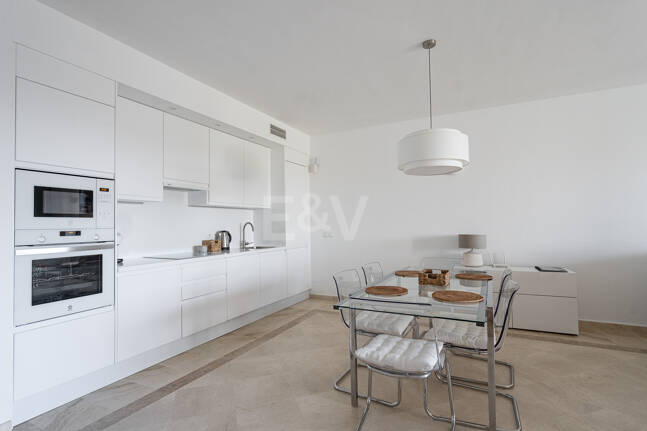 Seafront Apartment with Garden in Palm Beach, Los Monteros