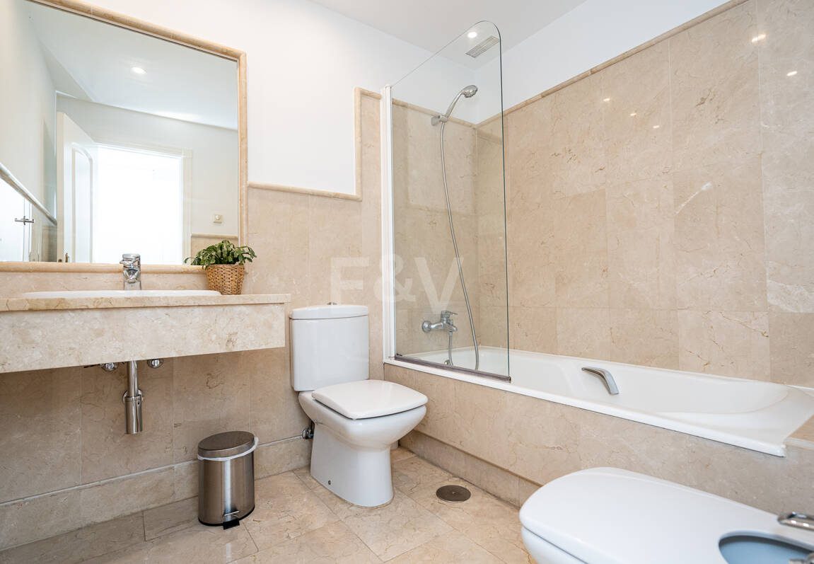 Seafront Apartment with Garden in Palm Beach, Los Monteros