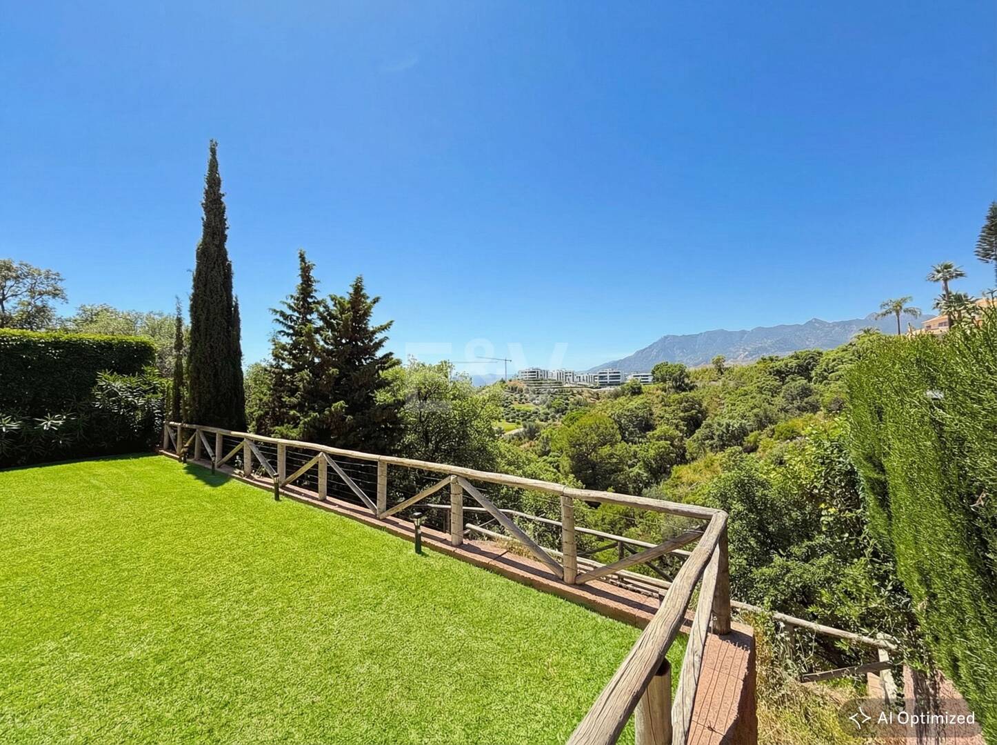 Oportunidad de alquiler de larga temporada en Santa Clara Golf Villas – casa adosada con jardín y seguridad 24h