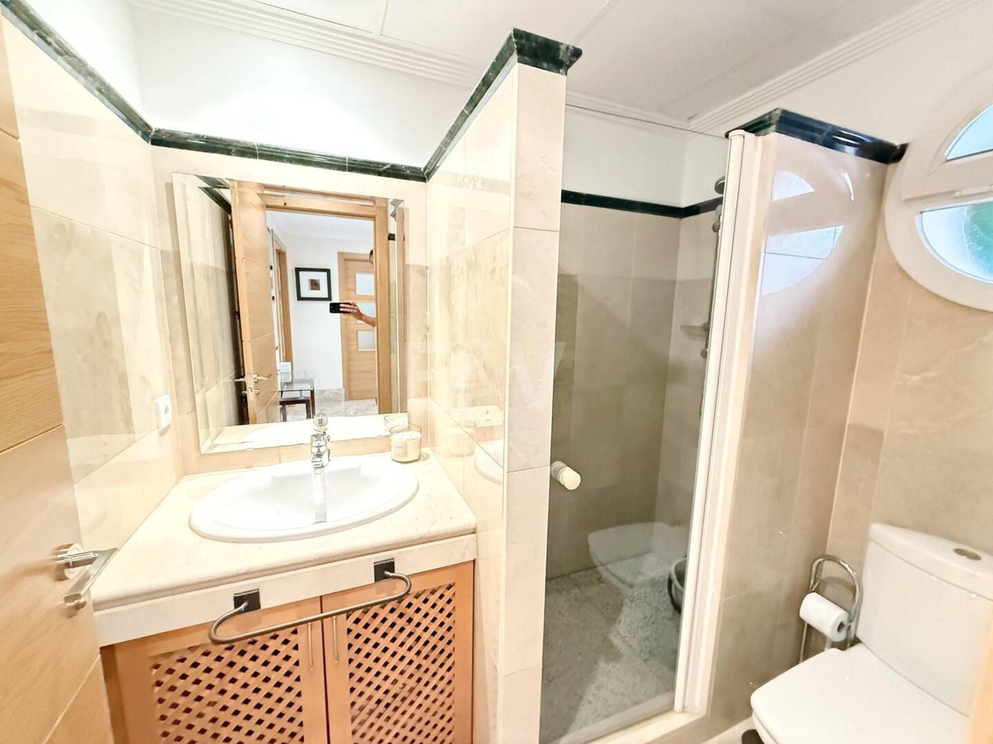 Oportunidad de alquiler de larga temporada en Santa Clara Golf Villas – casa adosada con jardín y seguridad 24h