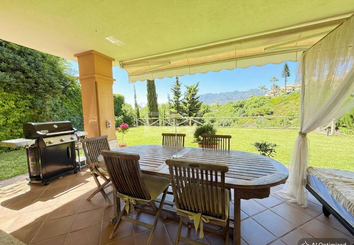 Oportunidad de alquiler de larga temporada en Santa Clara Golf Villas – casa adosada con jardín y seguridad 24h