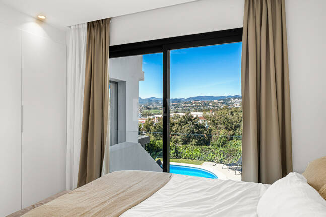 Villa im skandinavischen Stil mit Panoramablick in Las Brisas