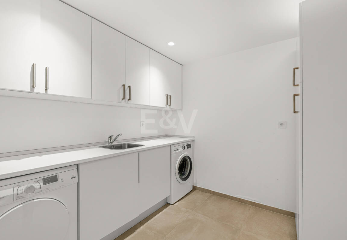 Villa im skandinavischen Stil mit Panoramablick in Las Brisas