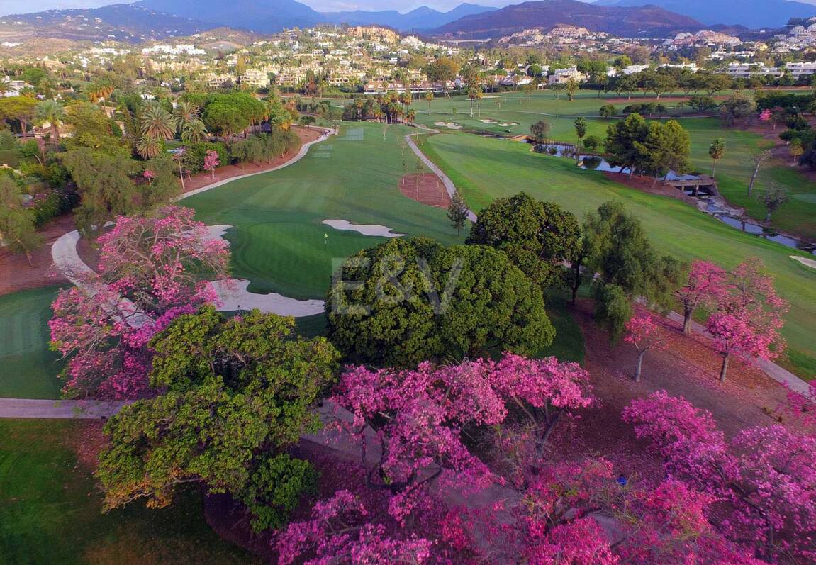 Villa im skandinavischen Stil mit Panoramablick in Las Brisas