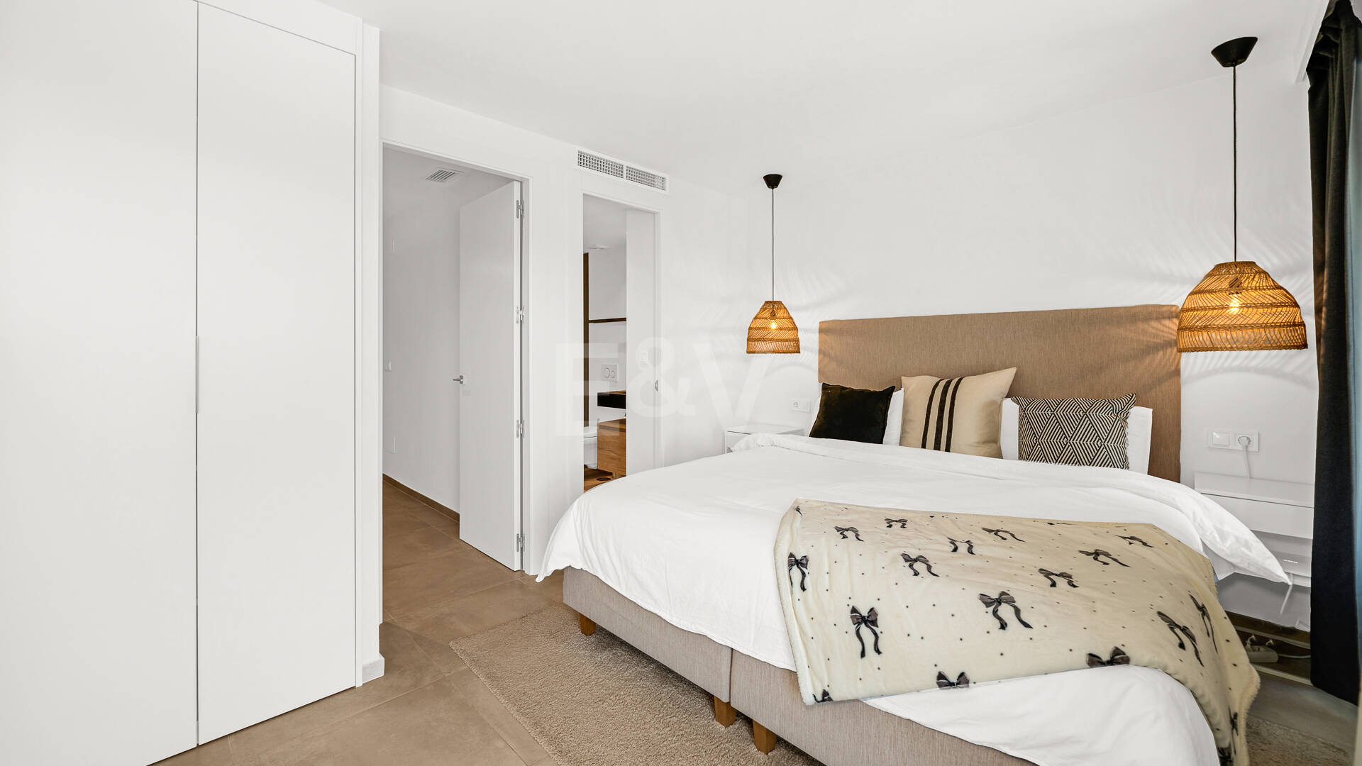 Villa de estilo escandinavo con vistas panorámicas en Las Brisas